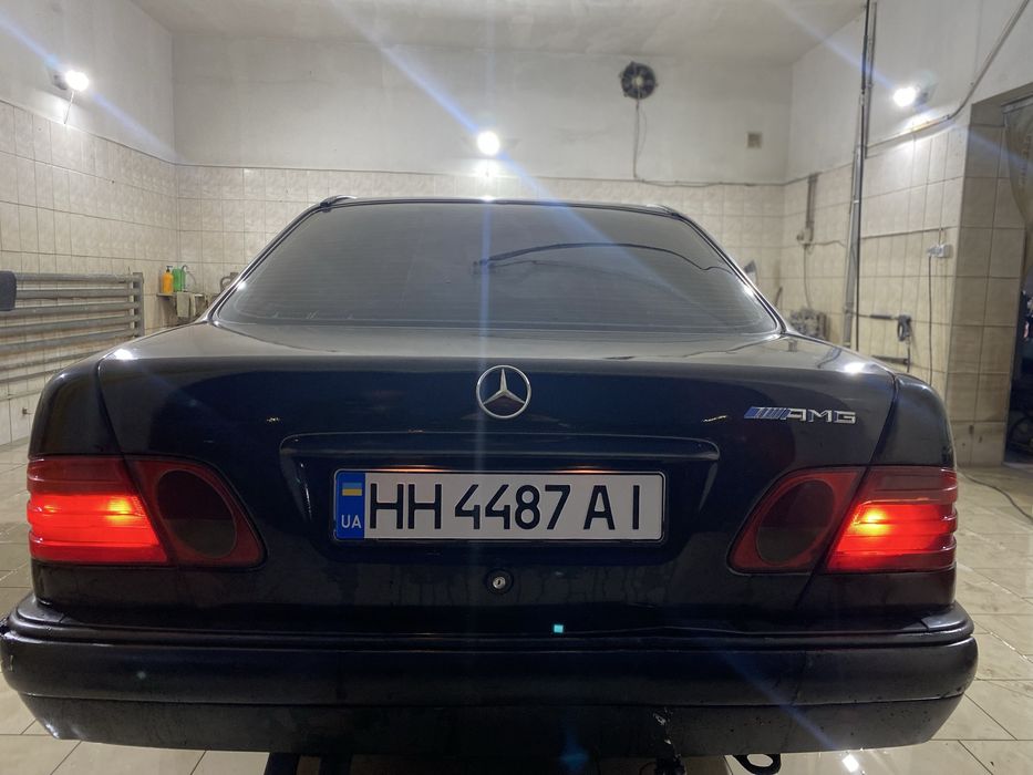 Mercedes Benz 210 Автомат Газ / Бензин 2.8