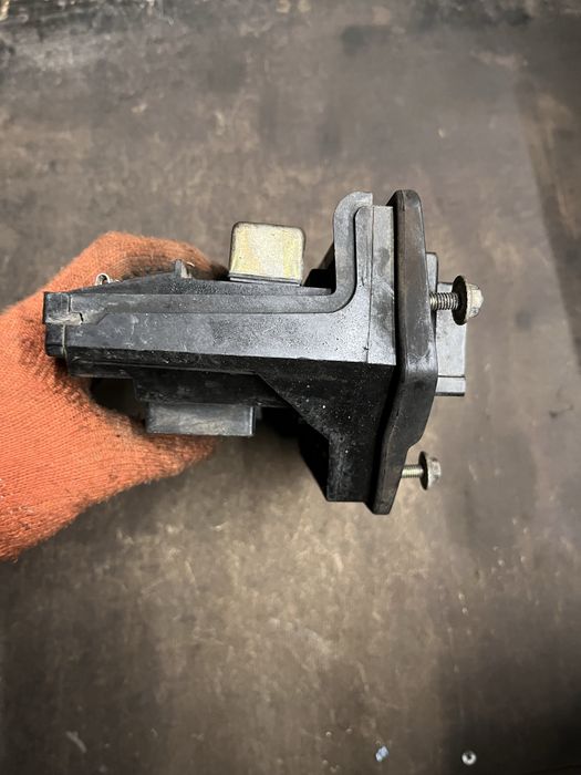 Блок запобіжників ВАЗ 2105. Блок предохранителей ВАЗ 2105.