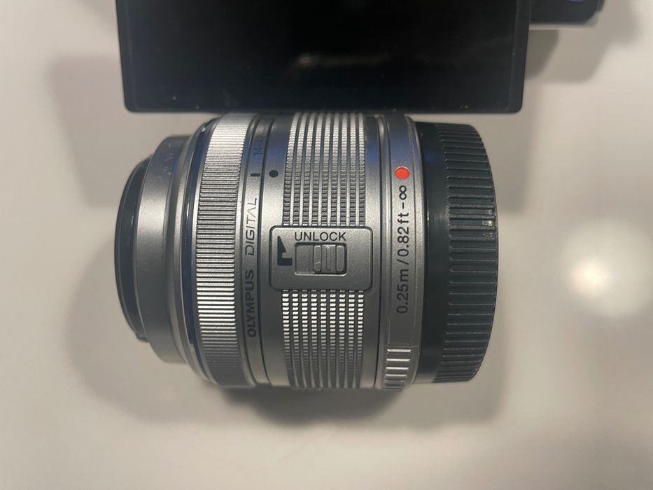 Camera Olympus E-M10 II