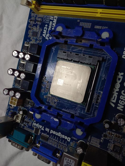 Комплект материнка asrock N68c-gs amd fx 6300+ озу кингстон 4гб