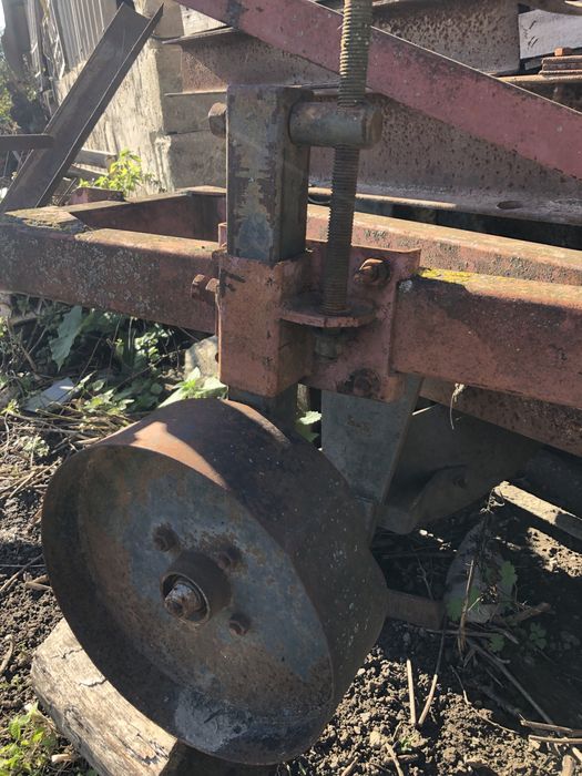 Продам плуг дво корпусний 2/30