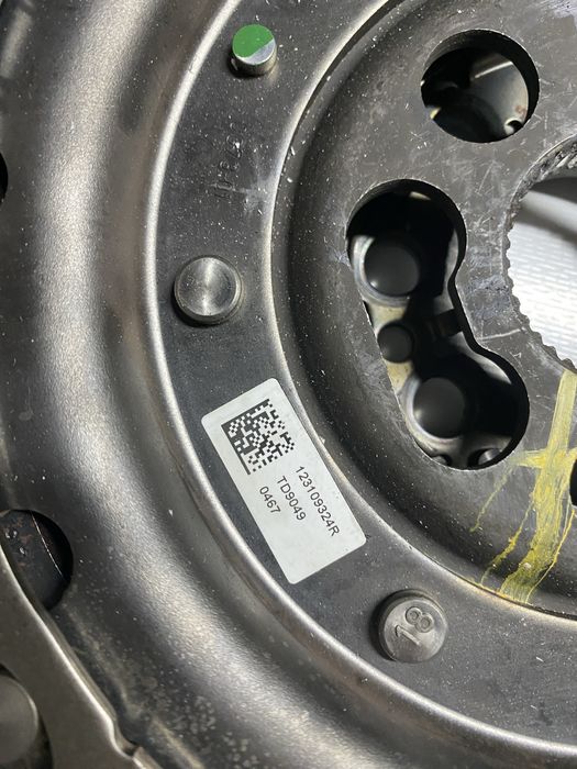 nowe koło dwumasowe talisman trafic espace 2.0 dci 123109324R