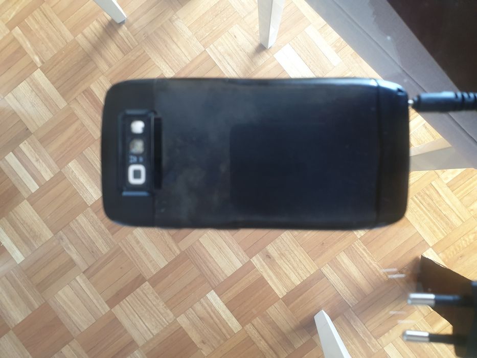 Nokia E 71