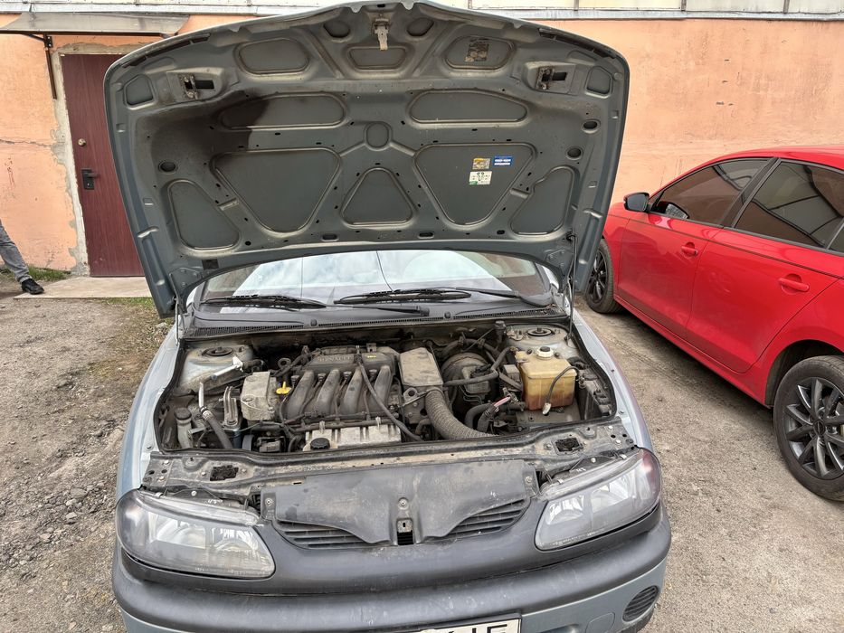 Renault Laguna 1