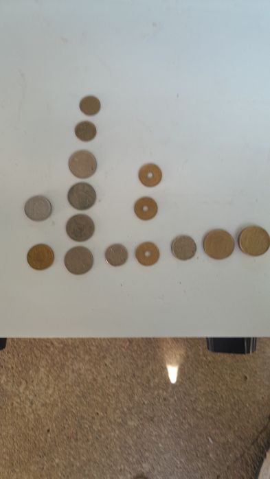 moedas de  pesetas, francos