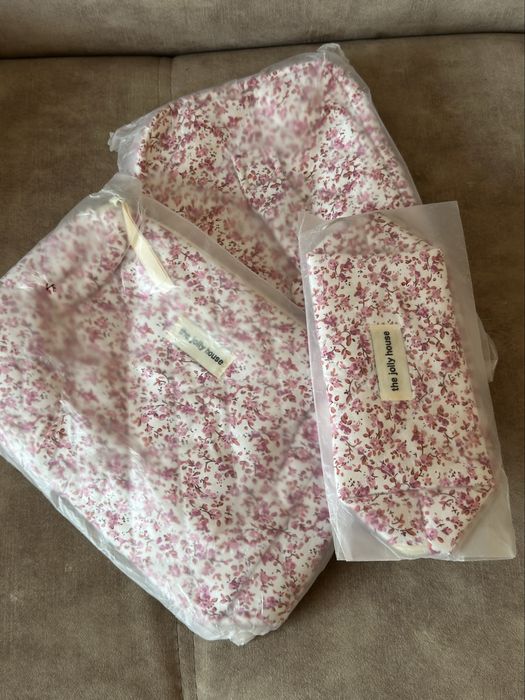 Набір косметичок 3в1.Квітковий дизайн. Дуже місткі.