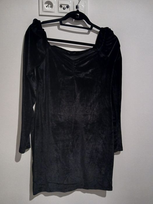 Sukienka welurowa czarna