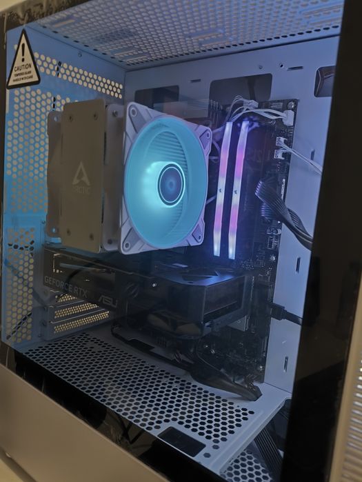 Pc RTX 5060ti 16GB + Ryzen 7 8700F + Corsair DDR5 32gb LED + MS B850I