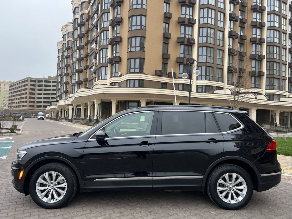 VW Volkswaget Tiguan  SE Allspace Шкіра/підігріви /Carplay /Android Au