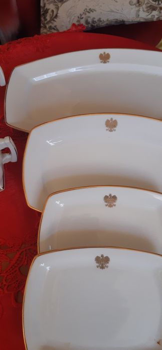 Ćmielów porcelana zdobiona motywem z Orzełkiem