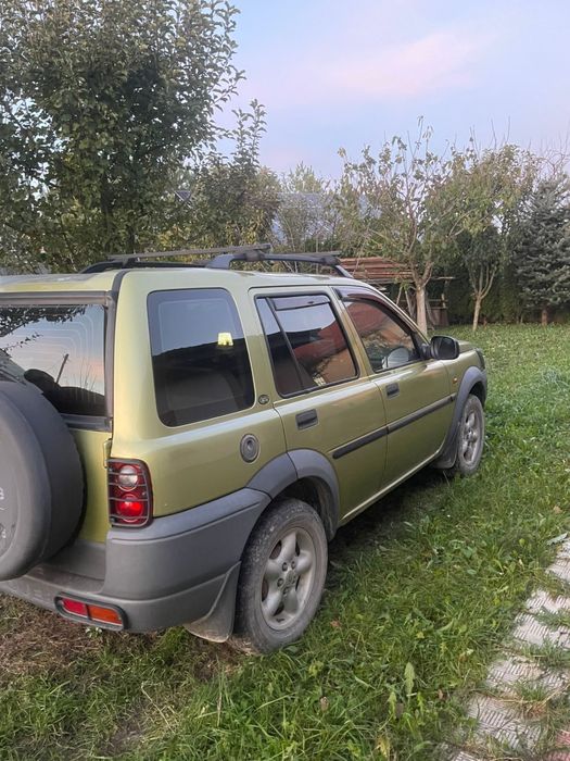 Прадам автомобіль Land Rover