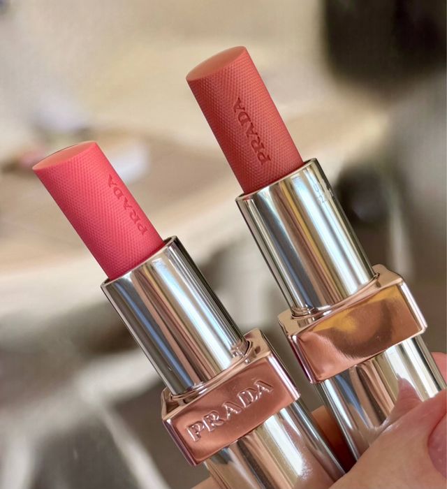 Бальзам для губ  PRADA LIGHT Glowing Lipcolor