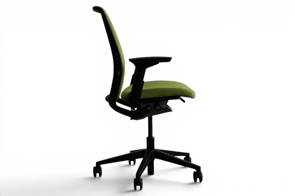 Cadeira Steelcase modelo Think V2