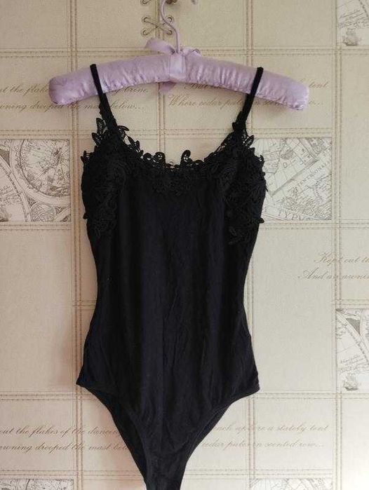 Miss selfridge вискозный боди, боди-майка, черный аппликация-кружево