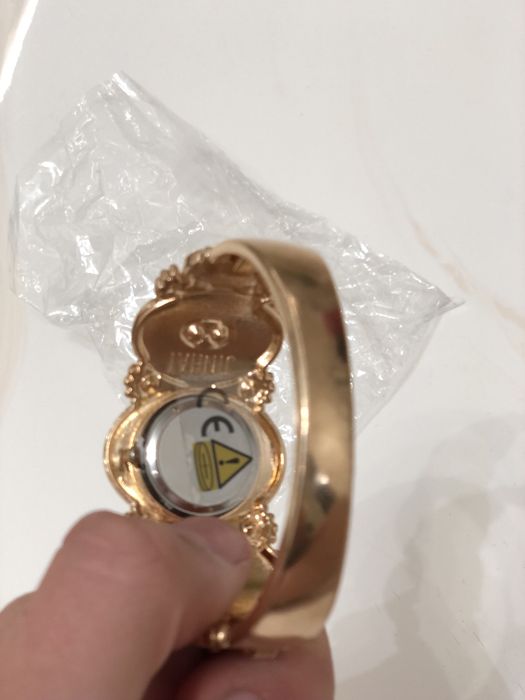 Продам годиник жіночій