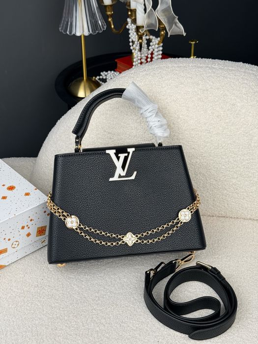Сумка Louis Vuitton Capucines Black