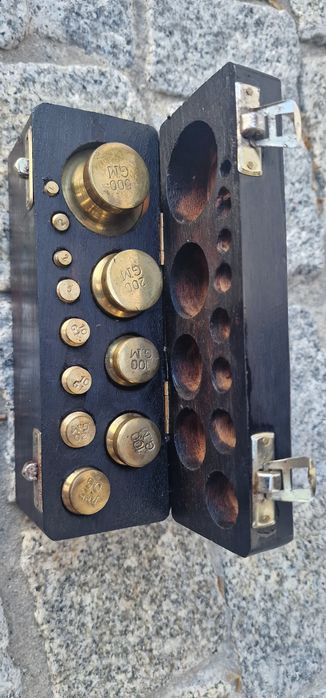 Candeiro madeira e mesinhas madeiras exoticas