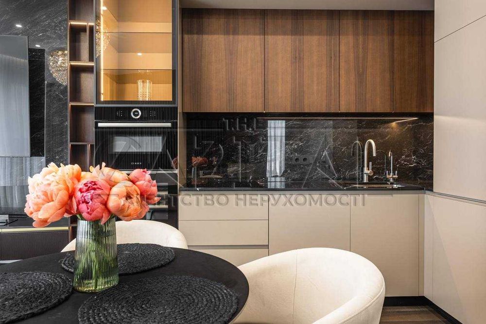 Продаж нової дизайнерської 3-к ЖК Taryan Towers Печерськ 94м2 Тераса Гардеробна