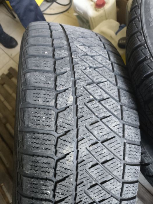 Продам шини 215/55 r17