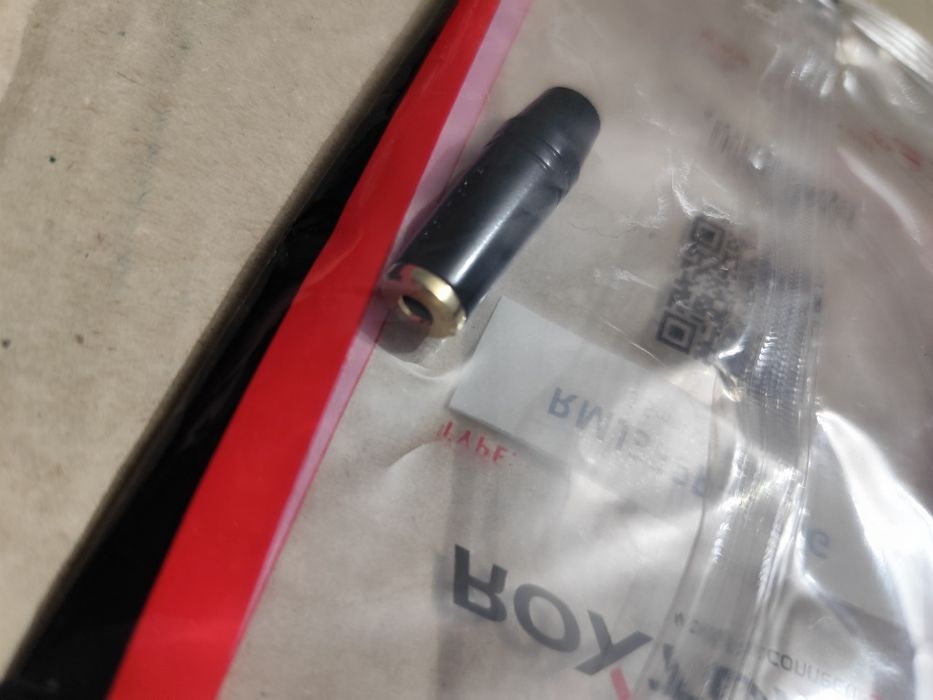 Roxtone Gniazdo Mini Jack 3.5mm Na Kabel RMJ3FPP-65-BG