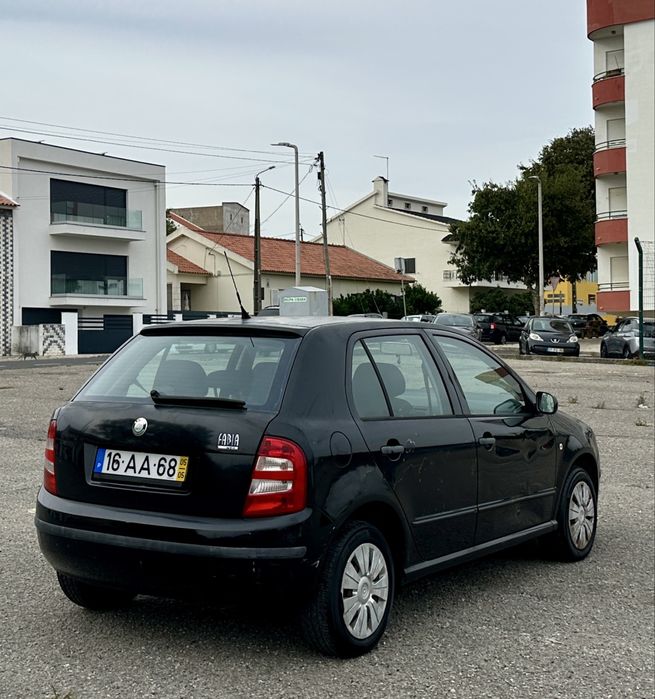 Skoda Fabia 1.2. HTP 75 Mil quilómetros