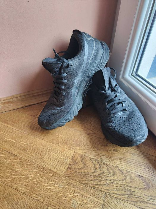 кросівки ASICS оригінальні літні бігові, 40/25,5см