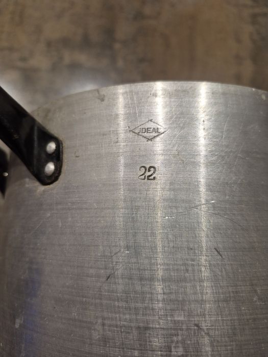 Aluminiowy garnek PRL .
