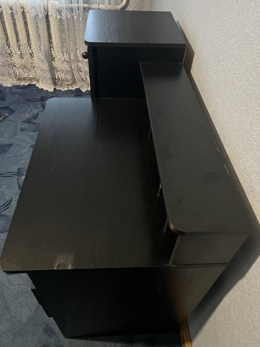 Продам стол письменный