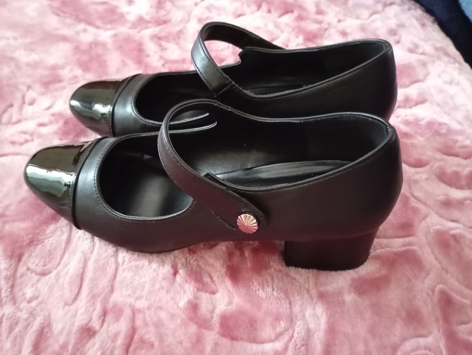 Vendo sapatos novos