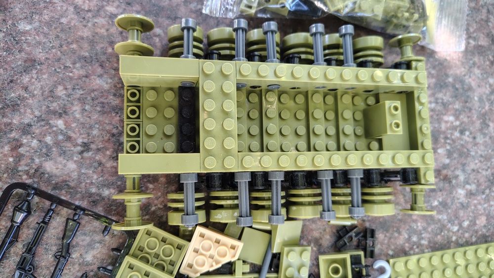 конструктор Sluban Army «Танкова атака» (арт. M38-B0860).