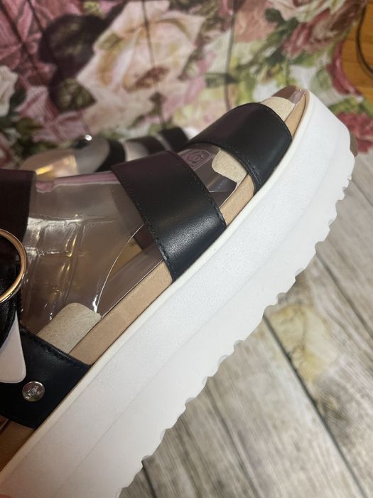 Босоніжки Ugg шкіряни