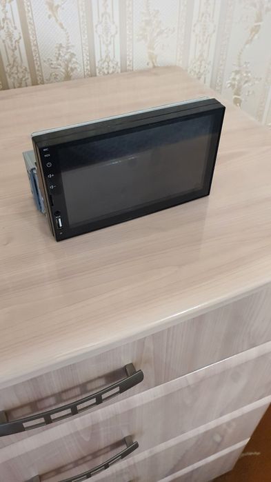 продам нову  сенсорну  магнітолу