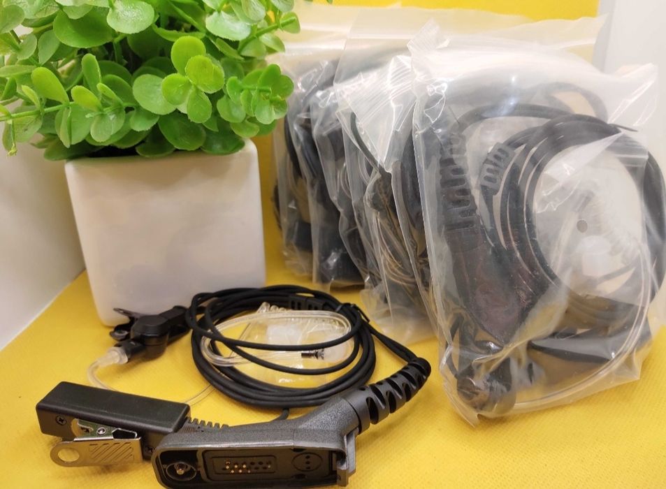 Наушники к радиостанции "Motorola" 300 грн штука