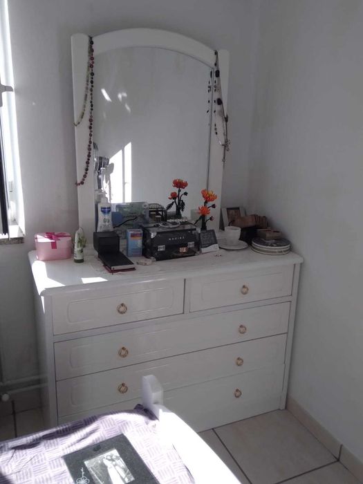 Quarto de casal branco
