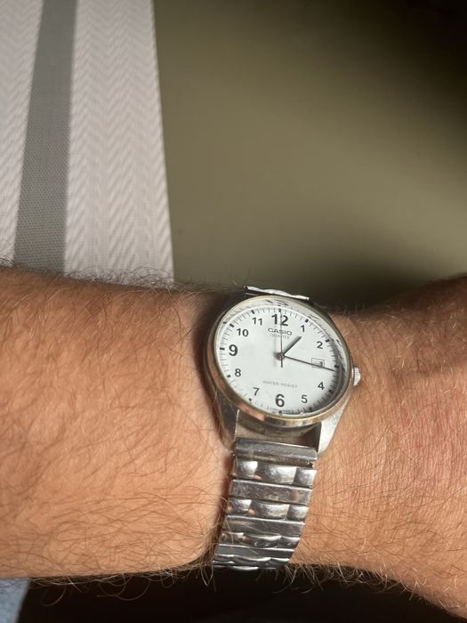 Продам часы кварцевые Casio