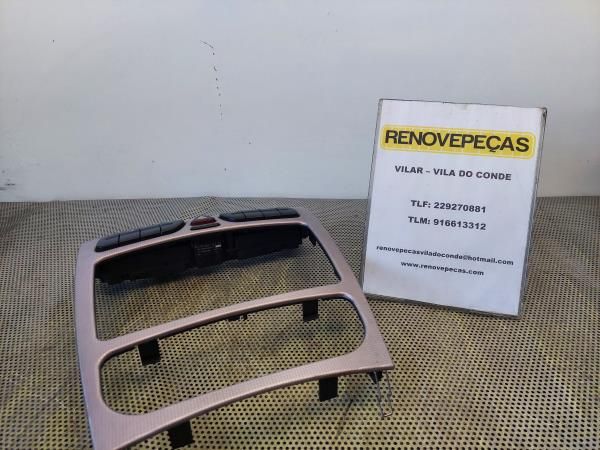 Moldura da consola central / rádio / aro MERCEDES-BENZ Classe C (W203)
