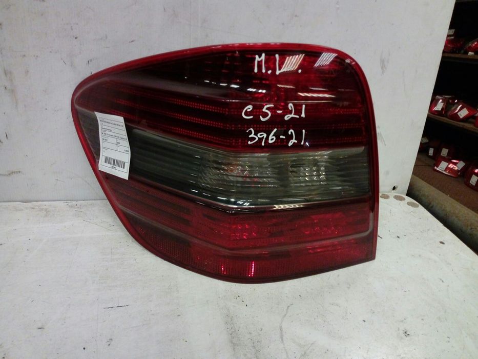 Farolim esquerdo MERCEDES-BENZ Classe M (W164)