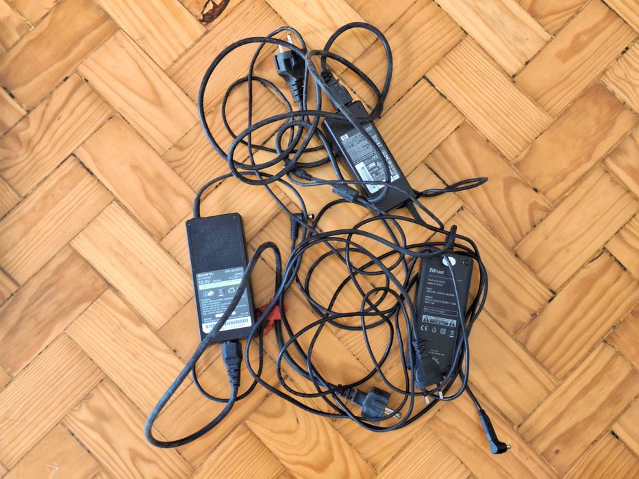 Computadores portáteis para peças c/carregador