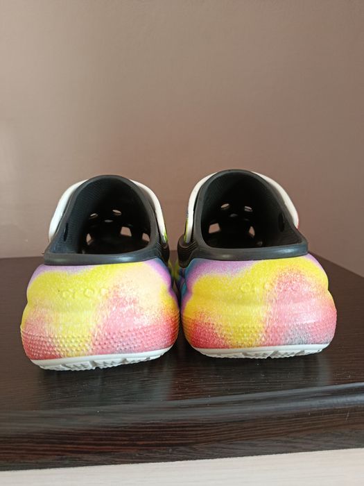 Продам оригінальні crocs