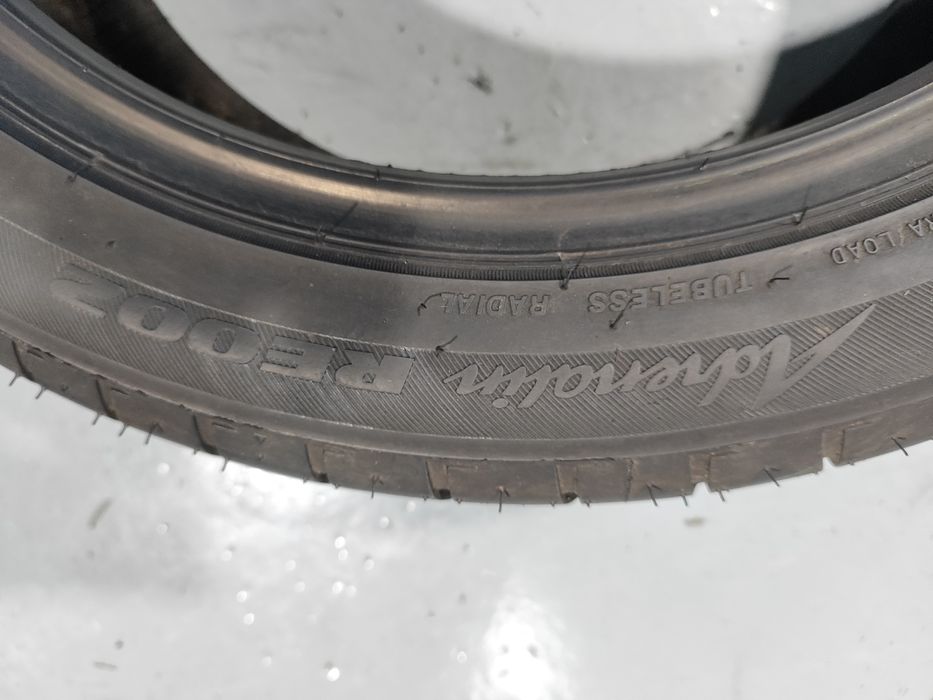 2 pneus semi novos 225-45R18 Continental - Oferta dos Portes