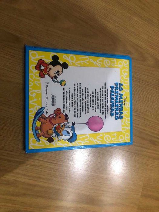 Livro infantil criança Mickey Mouse- "As minhas primeiras palavras"