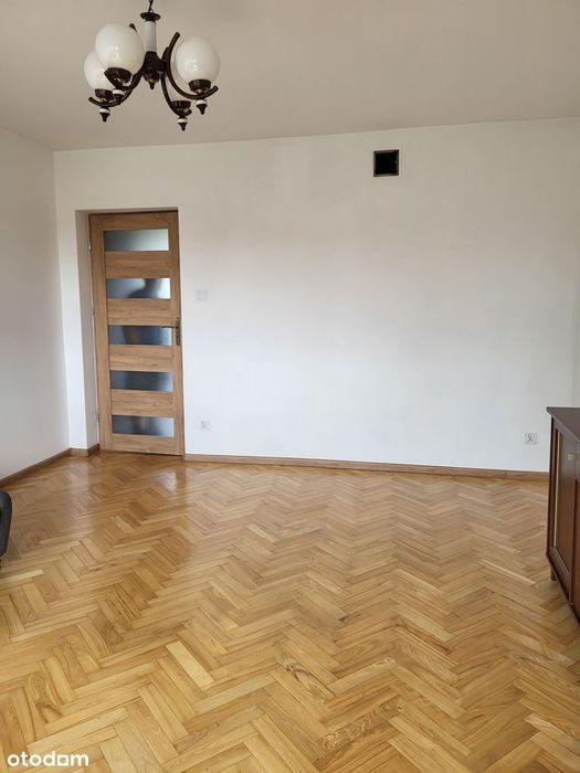 Przestronne mieszkanie w centrum z balkonem i piwnicą
