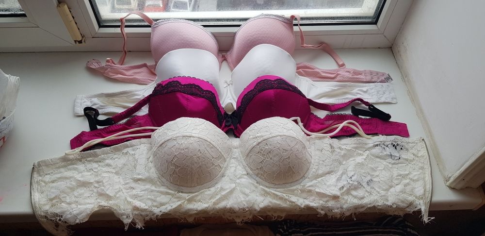 Бюстгалтери  В,С,D