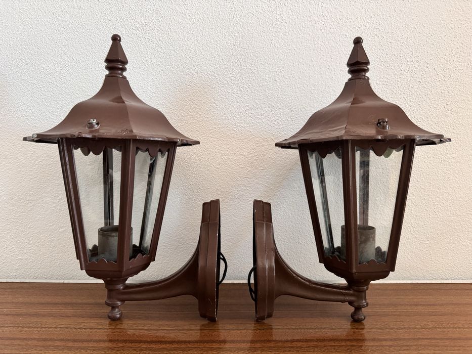 2 Candeeiros Parade Exterior - Vintage