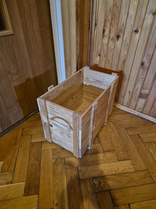 Zestaw gazetnik donica komódka skrzynia drewniana
