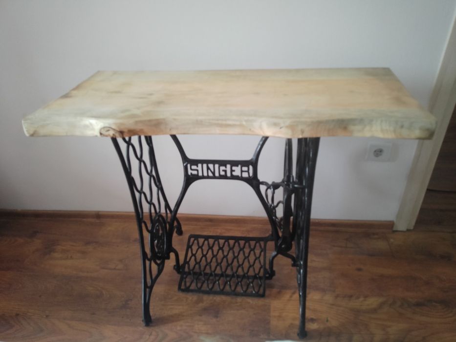 Stolik z maszyny do szycia Singer