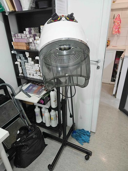 Recheio completo de salão de cabeleireiro e estética - São Domingo de Rana