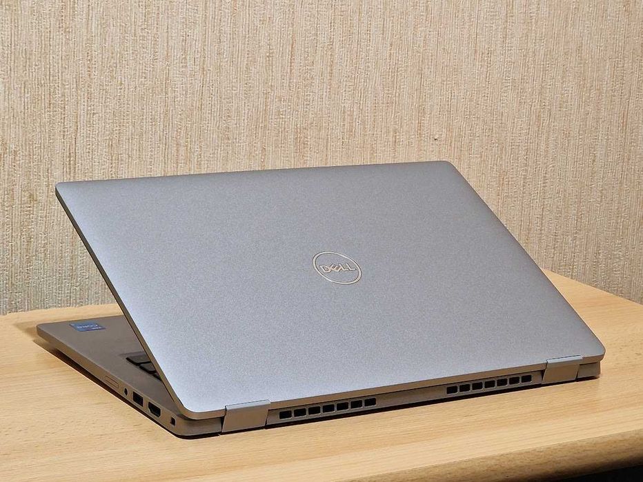 Сучасний ноутбук Dell Latitude 5330 Intel Core i7-1265U vPro RAM32Gb SSD512Gb 13.3" IPS (1920x1080)Full HD Батарея тримає 9 годин. В ідеальному стані.
