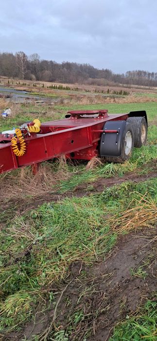 Wózek do naczep sprzęgający naczepę z ciągnikiem rolniczym