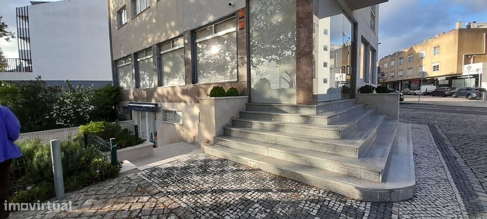 Loja/Escritórios para Arrendamento em Fátima – Rotunda dos Pastorinhos